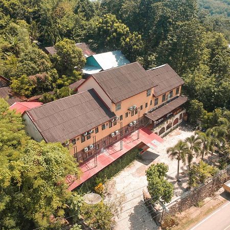 Centro Bajo Hotel & Resto Лабуан-Баджо Екстер'єр фото