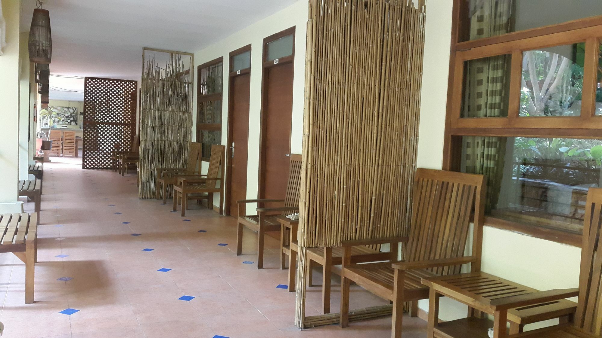 Centro Bajo Hotel & Resto Лабуан-Баджо Екстер'єр фото