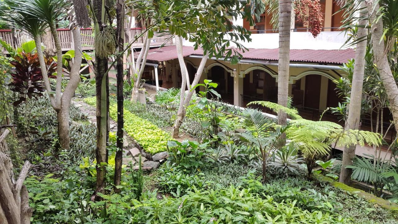 Centro Bajo Hotel & Resto Лабуан-Баджо Номер фото